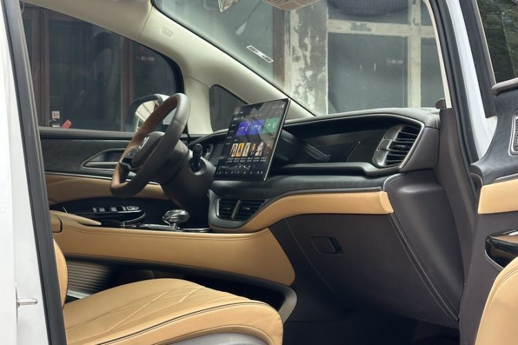 Used Denza D9 2024 DM-i 1050 Luxury Model