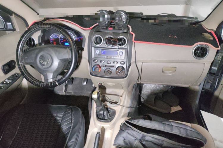 Used Wuling Hongguang 2010 1.4L Comfort Version Center Console