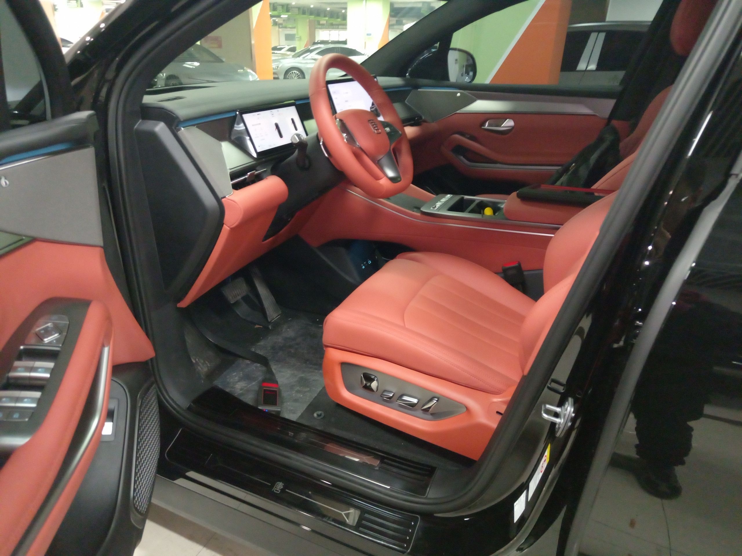 Переднее сиденье в автомобиле