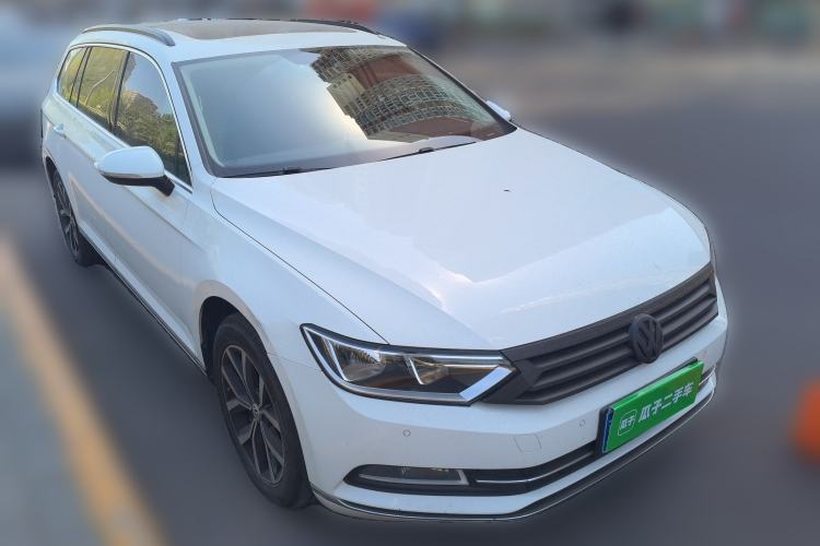 Used Volkswagen Variant 2017 380TSI Two-Wheel Drive Comfort Edition Front Right 45 Deg