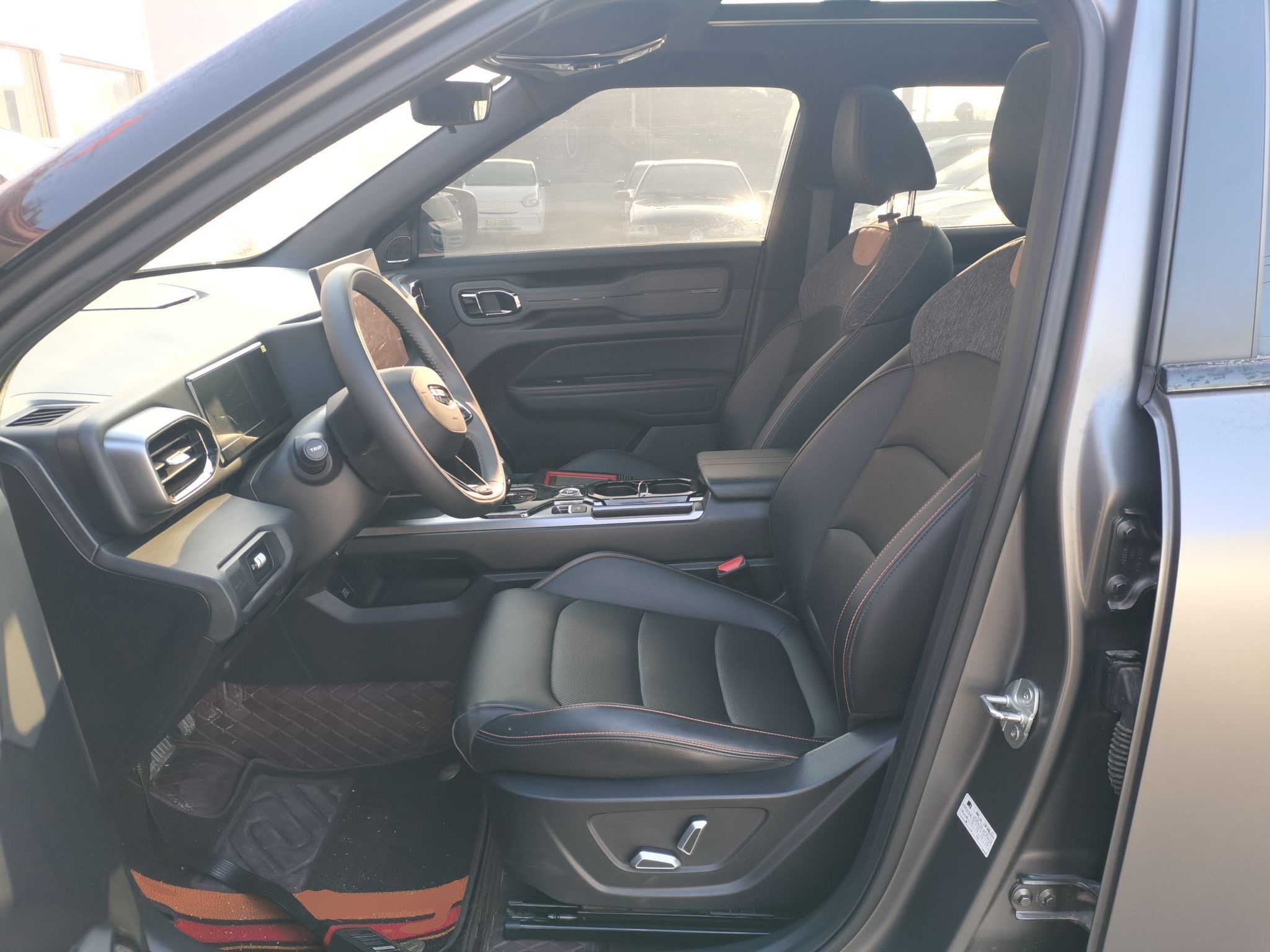 المقاعد الأمامية داخل السيارة