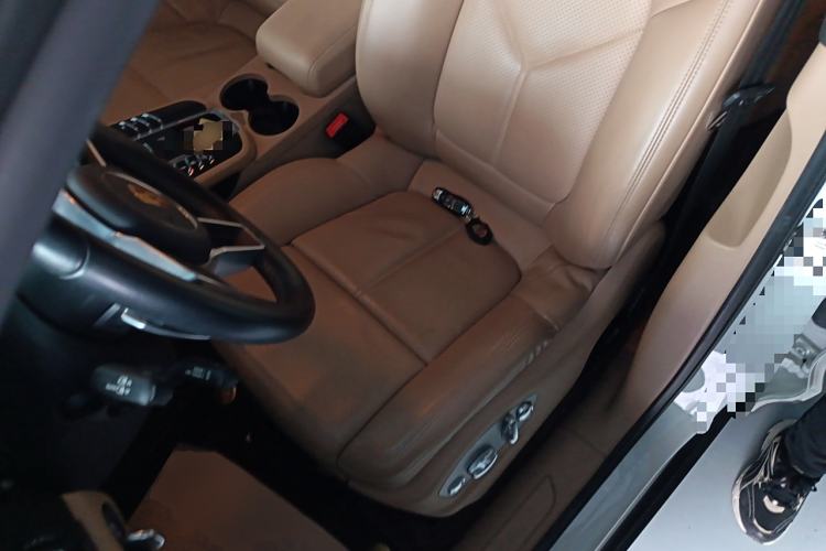 Used Porsche Macan 2021 Macan 2.0T Left Front Seat