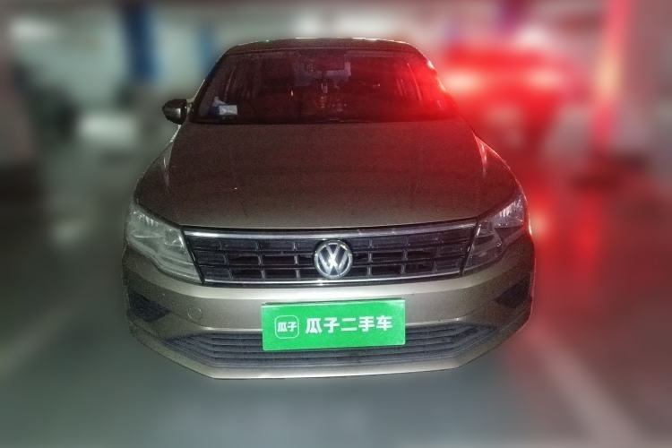 Used Volkswagen Jetta 2017 1.5L Manual Fashion Edition Front