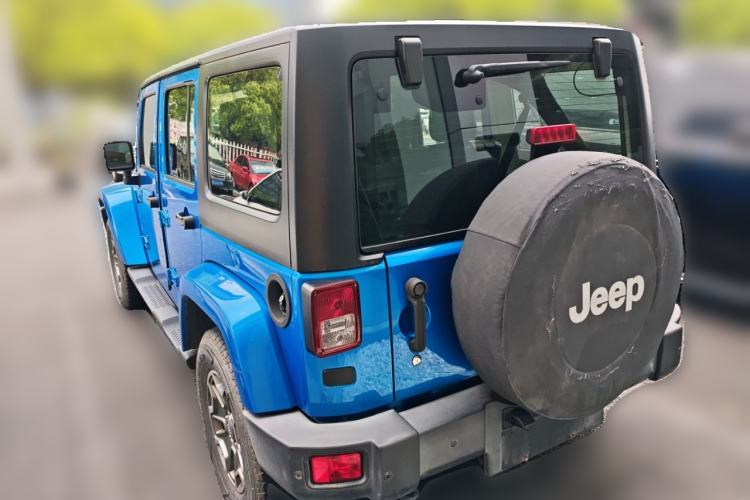 Used Jeep Wrangler 2015 3.0L Sahara Four-Door Edition
