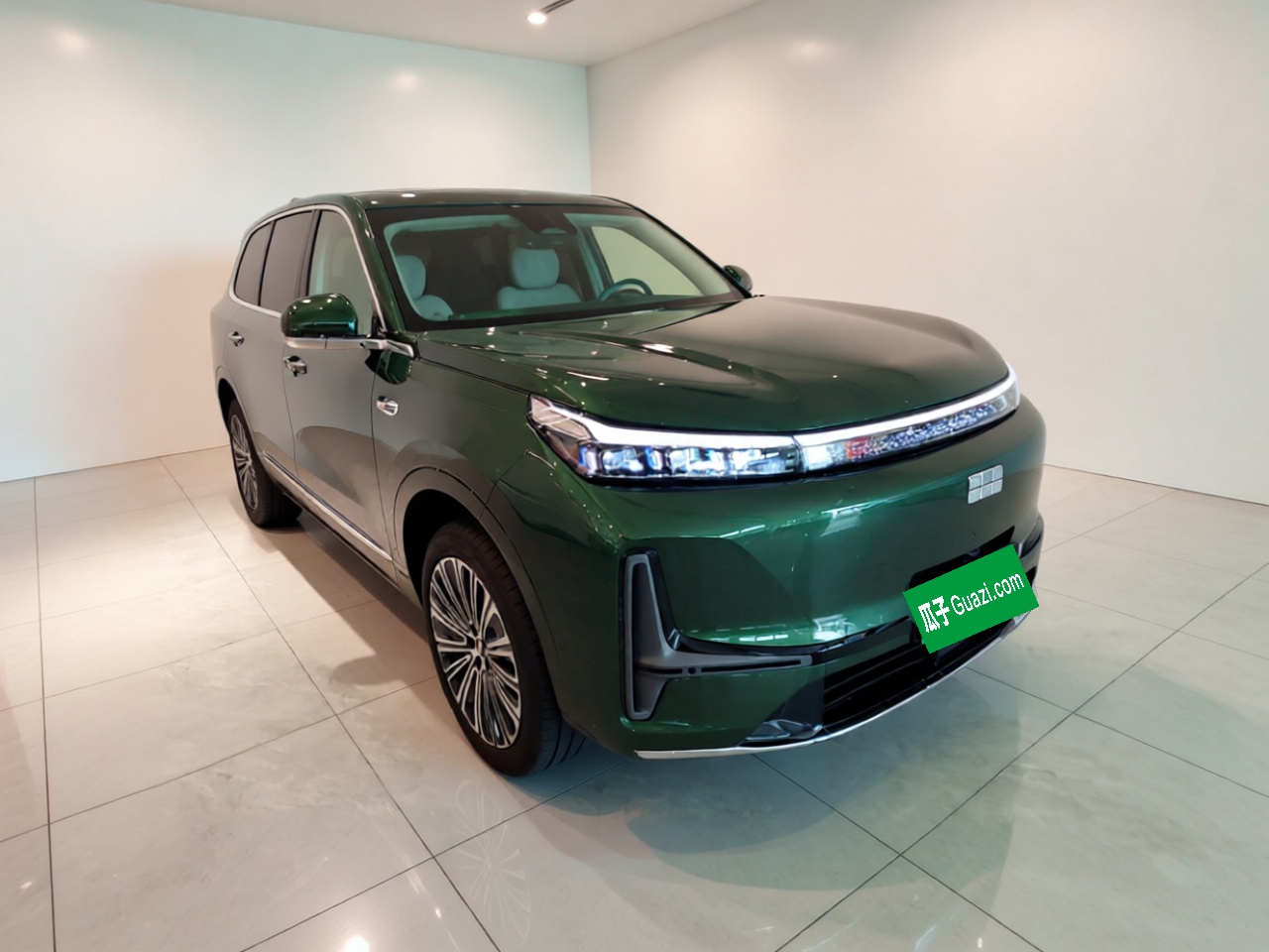 Geely Galaxy M9 2025 Model 210km Four-Wheel-Drive Leading Edition — снимка 3