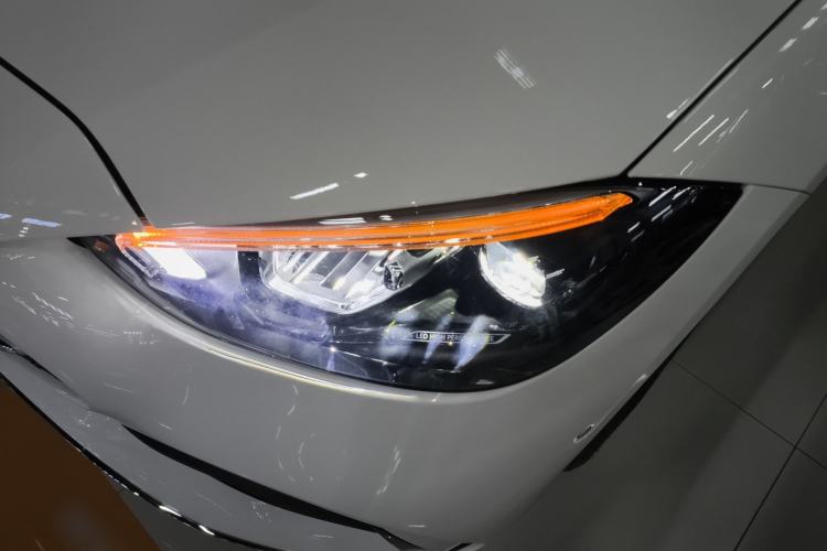 Used Mercedes-Benz C-Class New Energy 2025 C 350 eL Left Front Headlight