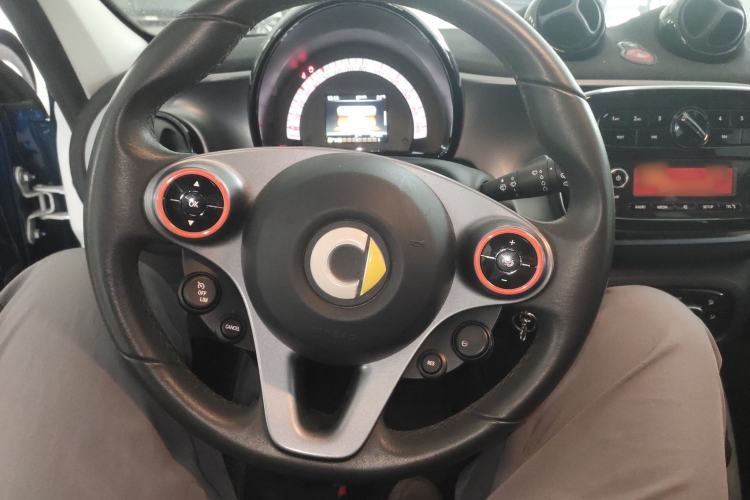 Used smart forfour 2016 1.0L 52 kW Passion Edition
