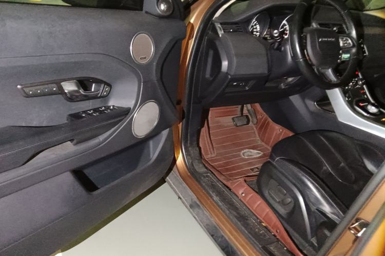 Used Land Rover Range Evoque 2014 2.0T 5-Door Luxury Edition Driver Seat