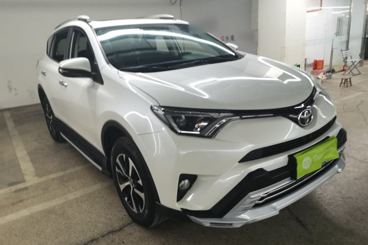 Used Toyota RAV4 2016 2.0L CVT Two-Wheel Drive Comfort Edition China V Standard