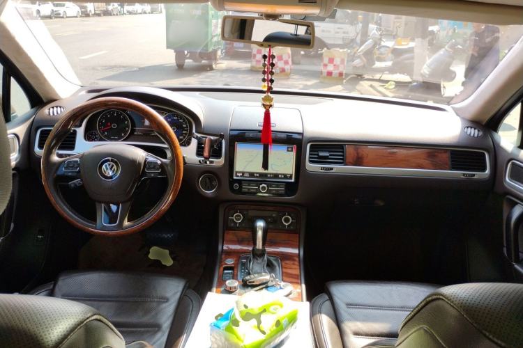 Used Volkswagen Touareg 2011 3.0 TSI High-End Version