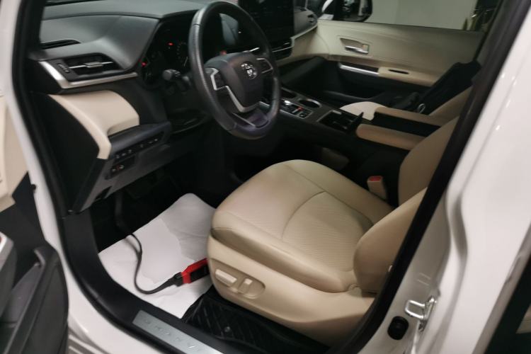 Used Toyota Granvia 2023 2.5L Hybrid Prestige PLUS Edition