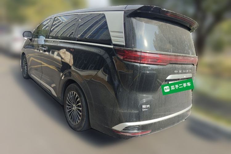 Used Denza D9 2022 DM-i 1040 Prestige Model
