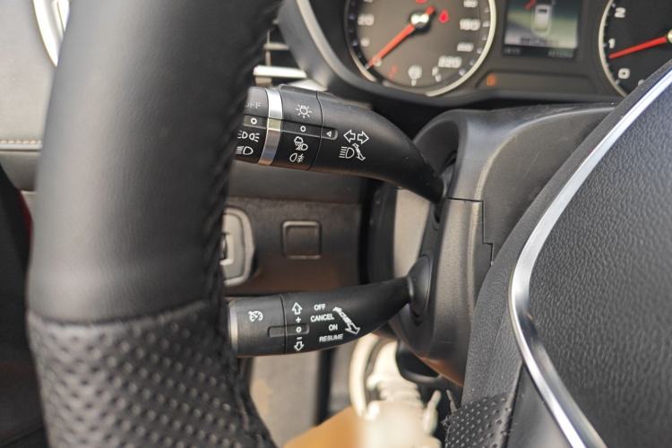 Used Roewe i5 2020 1.5L Manual 4G Connect Leehao Flagship Edition Interior 7