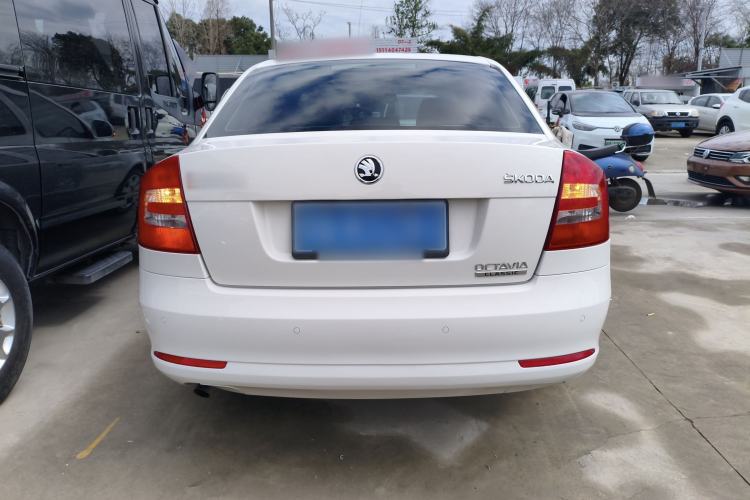 Used Skoda Octavia 2015 Classic Model 1.6L Automatic Yijie Version

