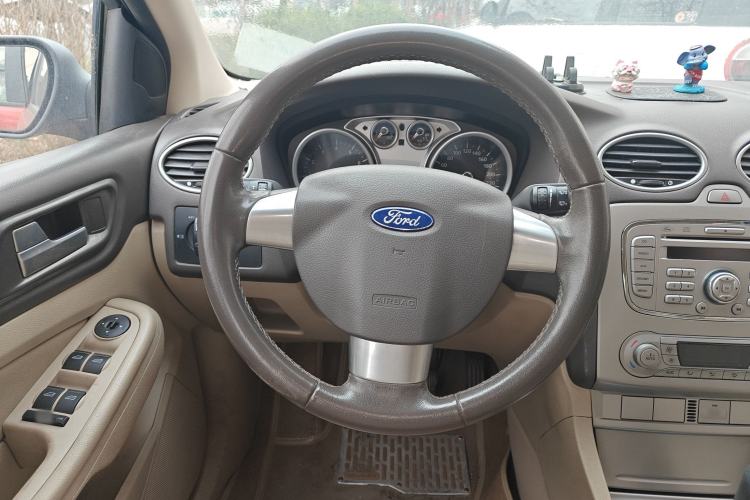 Used Ford Focus 2013 Hatchback Classic 1.8L Manual Fashion Edition
