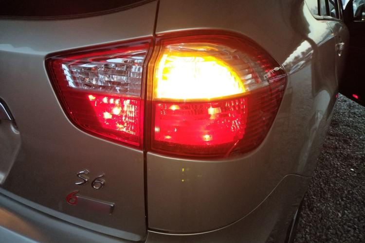 Used BYD S6 2014 2.4L Automatic Prestige 5-Seater