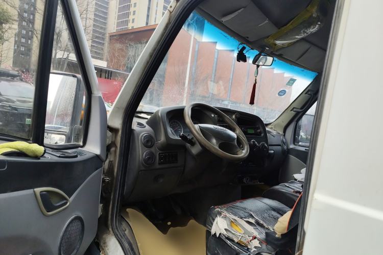 Used Iveco Power Daily 2017 2.5T Classic A32 Mid-Roof 6-7 Seater Bus 47Z5
