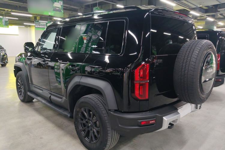 Used Formula Leopard 5 2023 Navigator Edition
