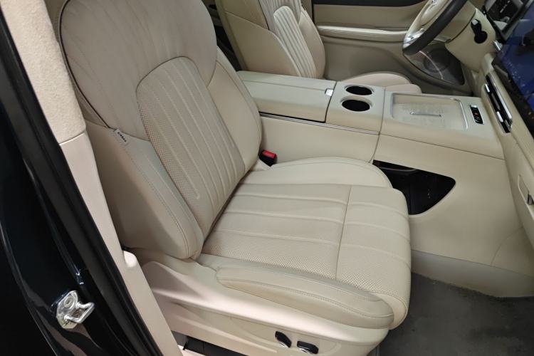 Used VOYAH Dream 2025 PHEV Four-Wheel-Drive Flagship Kunpeng Edition Right Front Seat