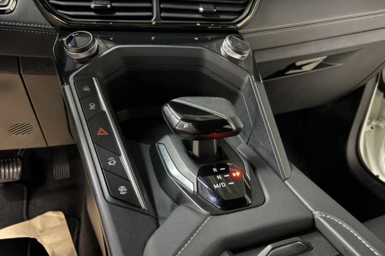 Used Lynk & Co 06 2023 Remix 1.5T JinPro Gear Lever