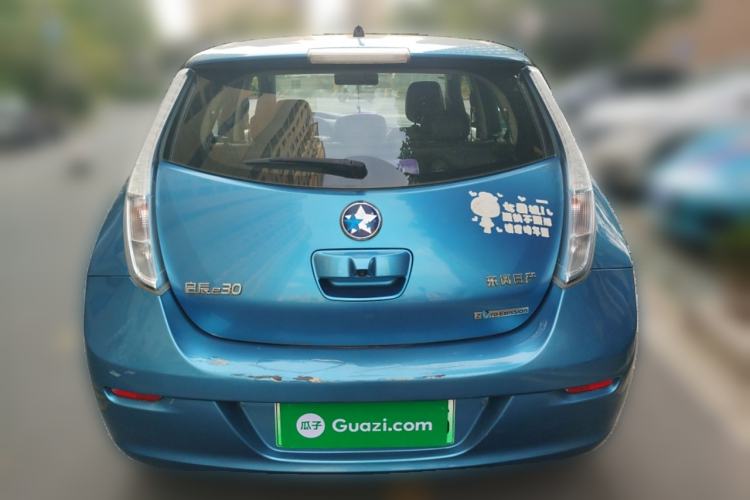 Used Venucia Leaf 2014 Navigation Version 6.6 KW
