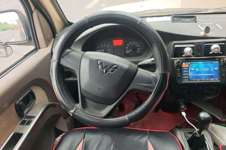 Used Wuling Rongguang 2011 1.2L Base Version

