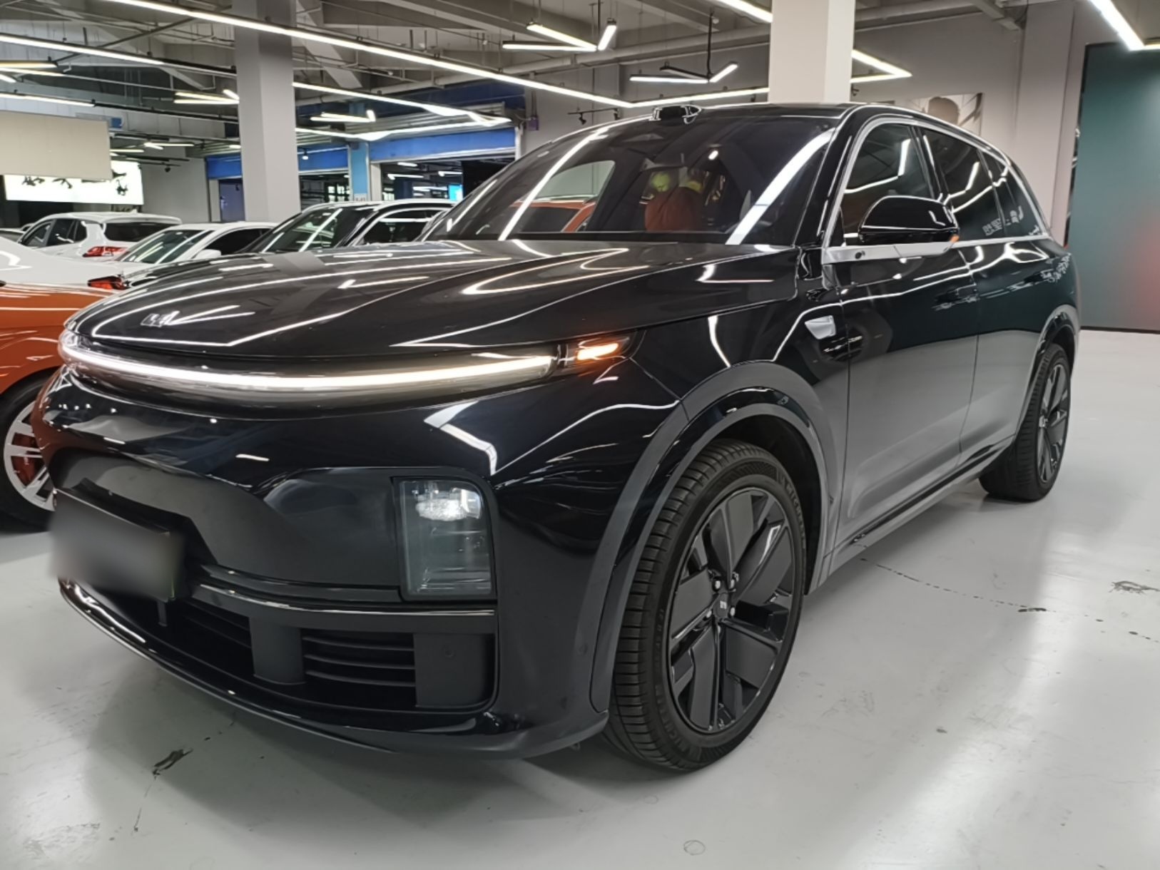 Unter der Vorderseite des Autos