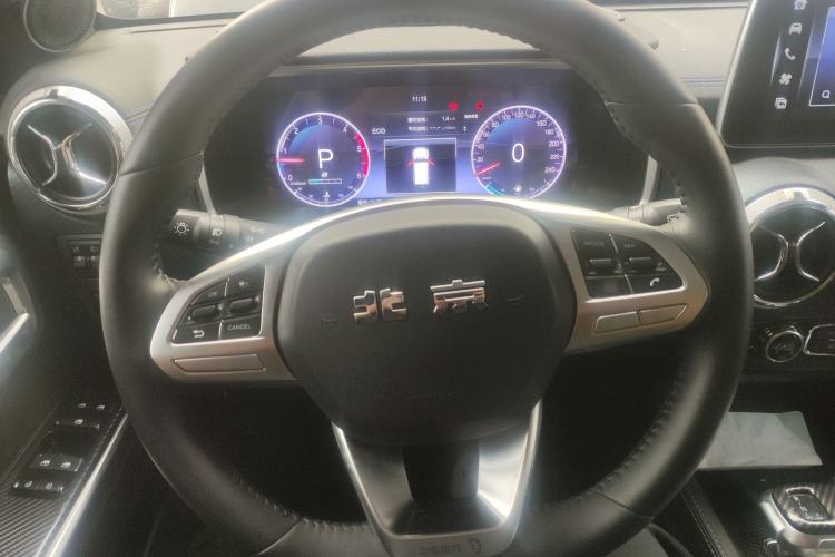 Used BAIC Off-Road BJ40 2023 2.0D Automatic Four-Wheel Drive Blade Hero Edition Adventurer Type (with Front and Rear Electronic Locks) Steering Wheel