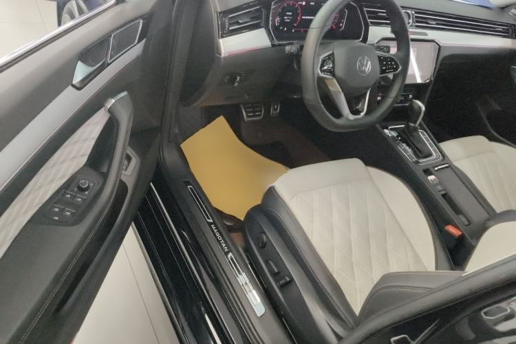 Used Volkswagen Magotan 2023 2 Million Units Commemorative Edition 330TSI DSG Luxury Version Driver Seat