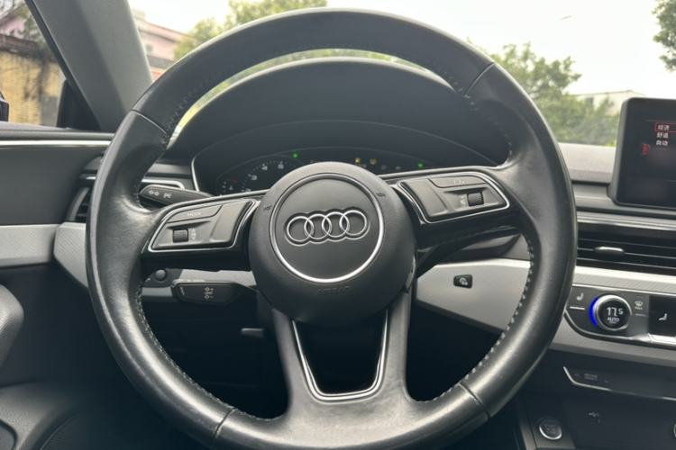 Used Audi A5 2019 Sportback 40 TFSI Fashion Model Steering Wheel