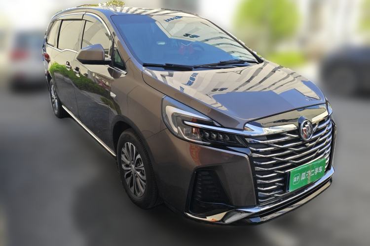 Used Buick GL8 2023 Facelifted Land Cruiser Executive Luxury Version Front Right 45 Deg