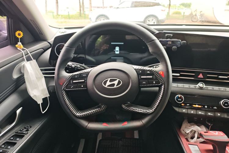 Used Hyundai Elantra 2023 1.5L CVT LUX Prestige Edition Steering Wheel