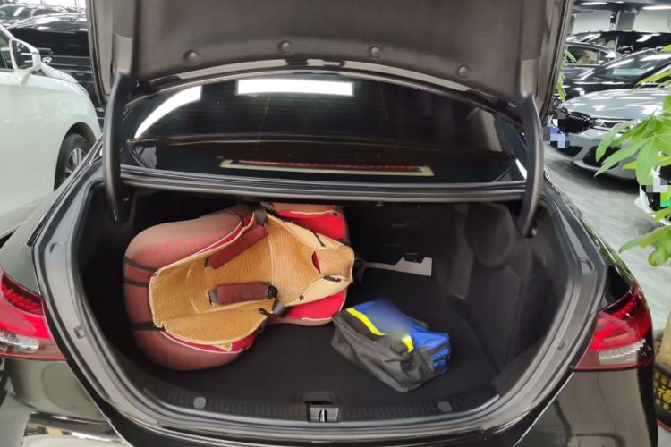 Used Mercedes-Benz E-Class 2022 Updated E 300 L Luxury Edition Trunk