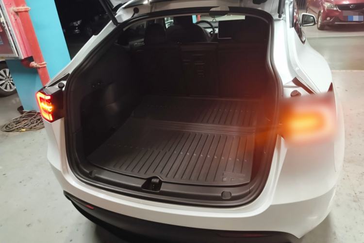 Used Tesla Model Y 2024 Rear-Wheel-Drive Version
