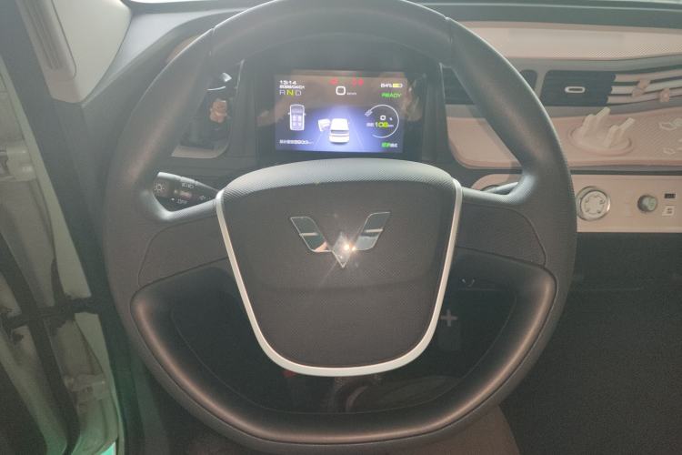 Used Wuling Hongguang MINIEV 2022 Macaron Premium Model – Lithium Iron Phosphate Steering Wheel
