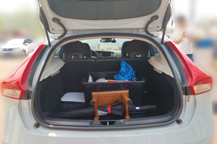 Used Volvo V40 2016 T3 Zhiyi Edition Trunk