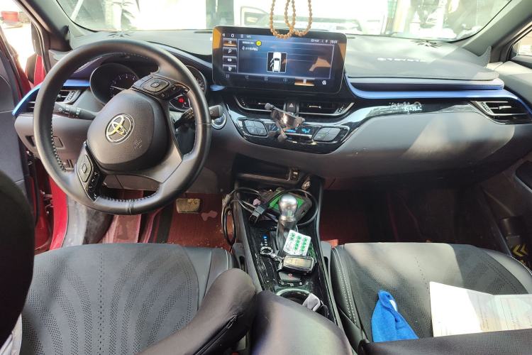 Used Toyota C-HR 2018 2.0L Leading with Sunroof China VI Standard
