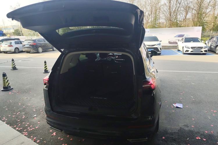 Used Buick Envision 2025 Encore Plus 28T Two-Wheel-Drive Platinum Edition