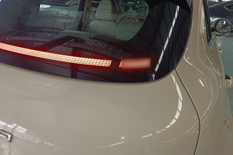 Used ORA Good Cat 2022 Morandi Edition 400km Standard Range Luxury Version Lithium-Ion Battery
