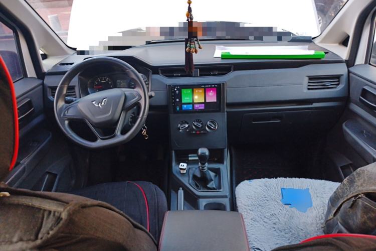 Used Wuling Hongguang PLUS 2020 1.5L Manual Standard Edition 5 Seats Center Console