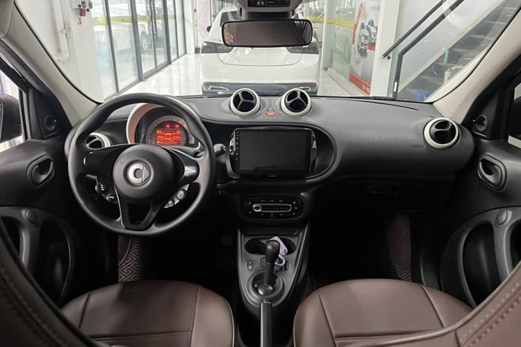 Used smart forfour 2016 1.0L 52 kW Dynamic Edition
