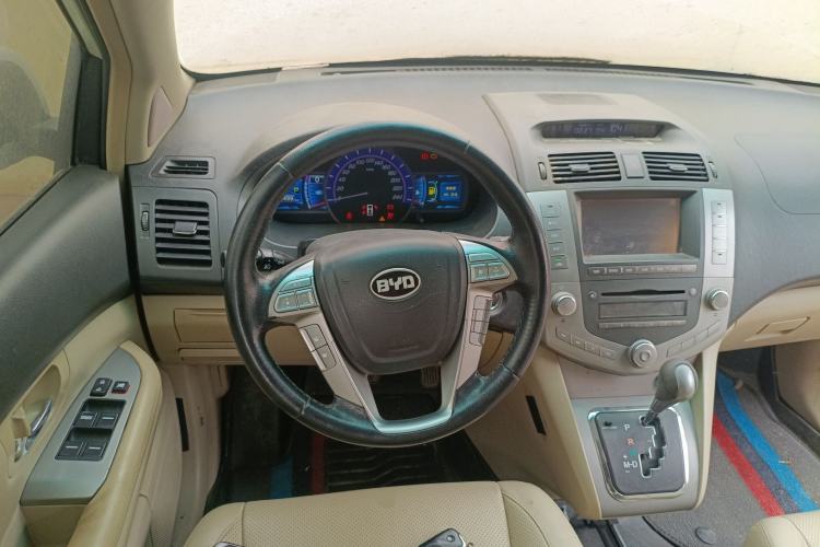 Used BYD S6 2011 2.4L Automatic Luxury Edition
