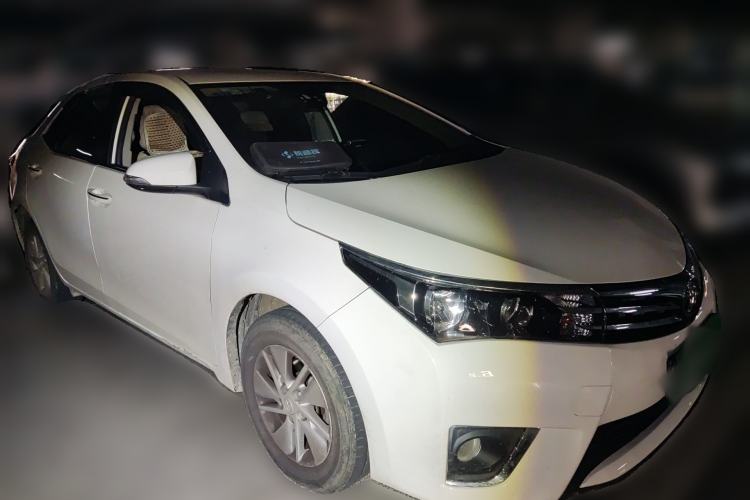 Used Toyota Corolla 2014 1.6L CVT GL Front Right 45 Deg