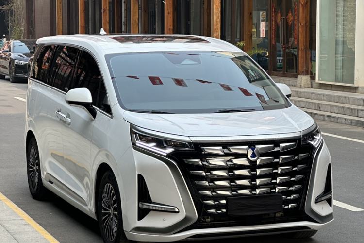 Used Denza D9 2024 DM-i 1050 Luxury Model