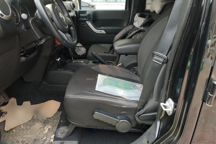 Used Jeep Wrangler 2014 3.0L Sahara Four-Door Edition