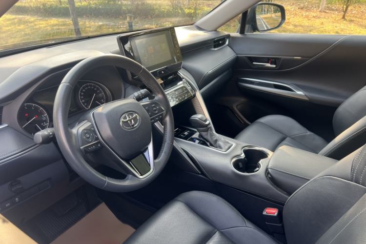 Used Toyota Harrier 2022 2.0L CVT Two-Wheel Drive Luxury Edition