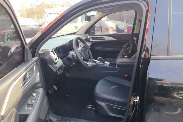 Used Great Wall King Kong Poer 2024 2.0T Automatic 8AT Diesel Two-Wheel-Drive Navigation Edition Flatbed
