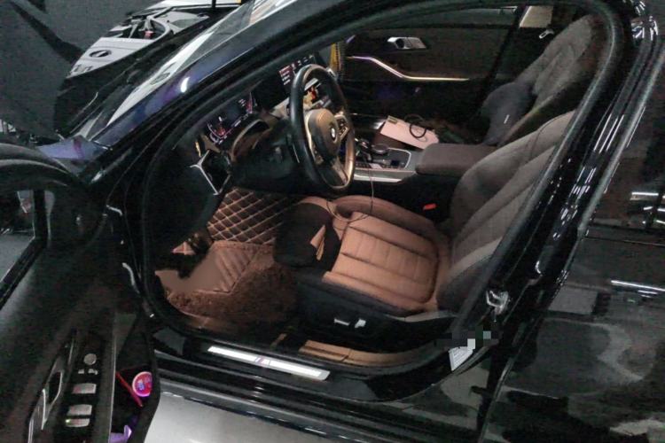 Used BMW 3 Series 2021 Restyled 325i M Sport Night Edition Package Interior 3