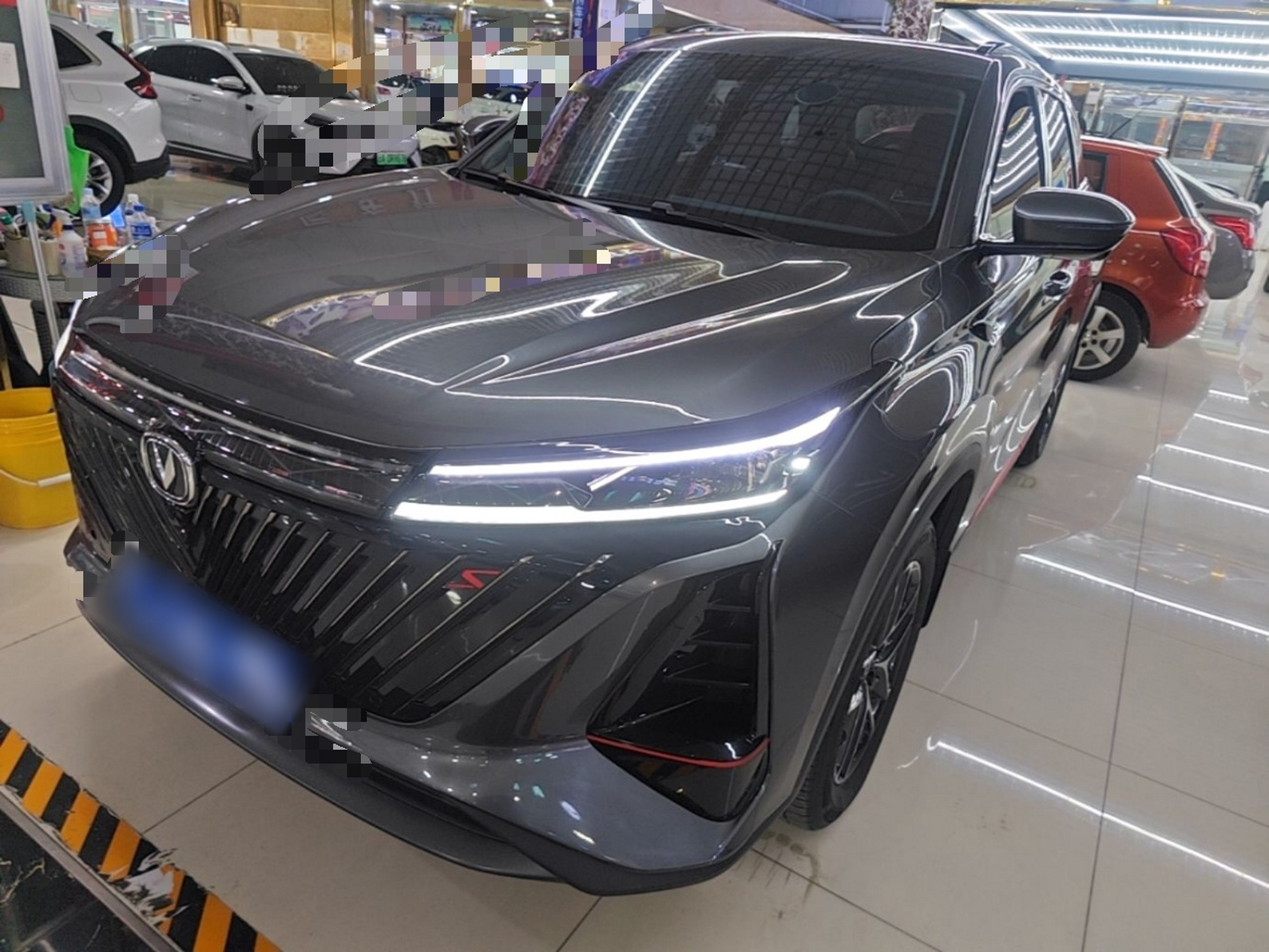 Под передней частью автомобиля