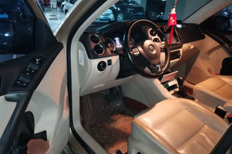 Used Volkswagen Tiguan 2012 1.8TSI Automatic All-Wheel Drive Elite Edition Driver Seat